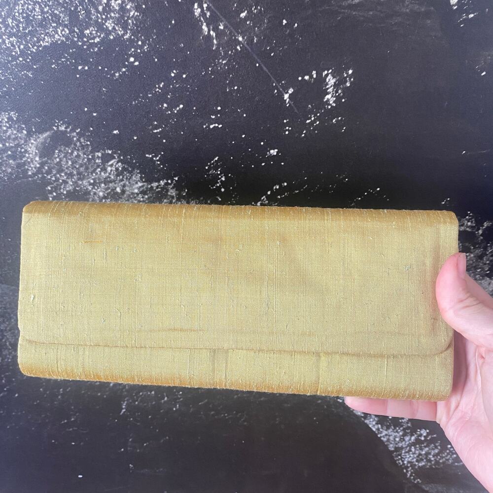 Vintage Gold Thai Silk Clutch Purse Green Iridescent Snap Closure Inner Pockets